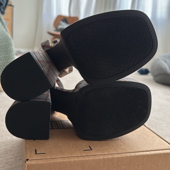 BRAND NEW Jessica Simpson Skilla plaid platform pump size 8 - Picture 3 of 3